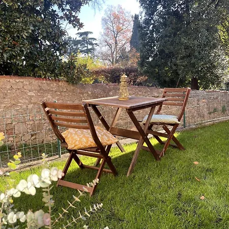 Casa Gialla Apartment