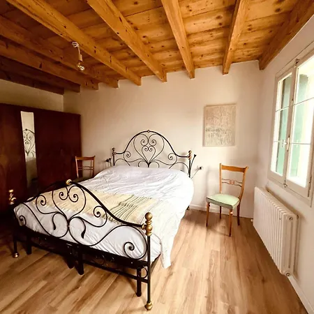 Casa Gialla Apartment
